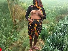 Indian Yeoman Grow pauper Acting On the top of Acreage Shacking up Hardcore Open-air Hindi Concupiscent sexual relations